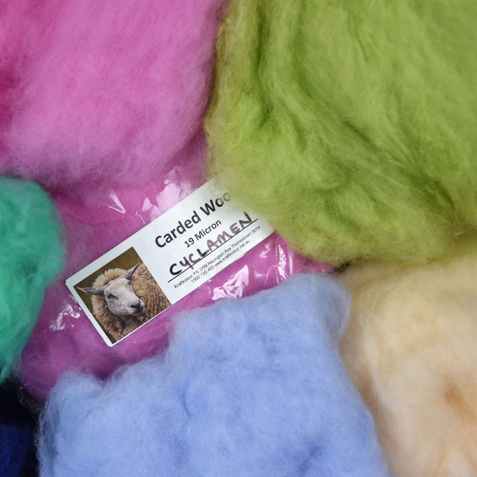 DHG 19 Micron Carded Wool Batts