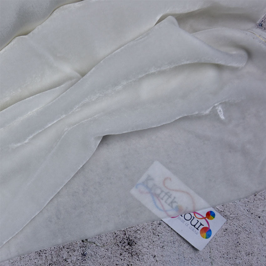 Silk Rayon Velvet Fabric 40mm – 140cm Wide – Natural White