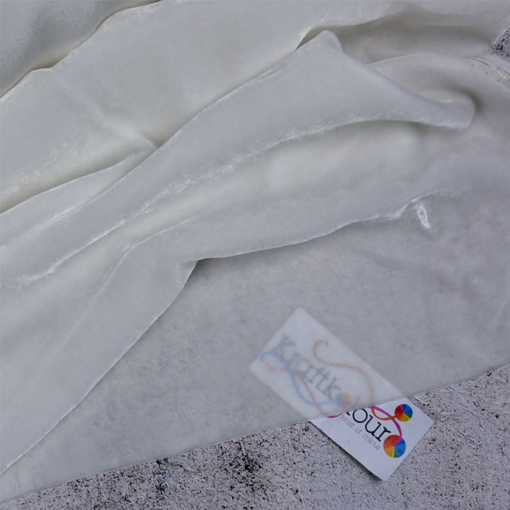 Silk Rayon Velvet Fabric 40mm – 140cm Wide – Natural White